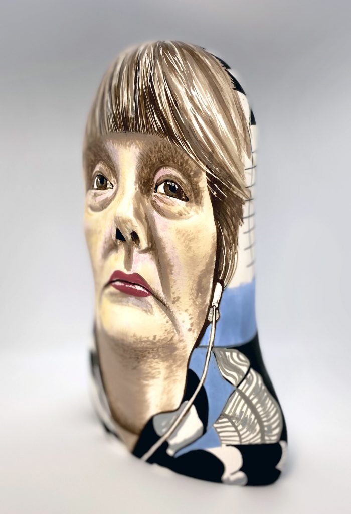 Metro Head III, 2021, Porcelain, h26xw18xd11cm